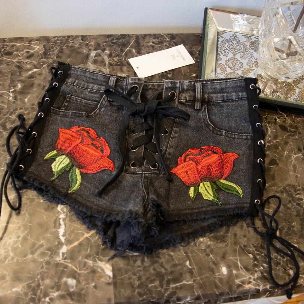 NWT Super Sexy Lace Side Shorts